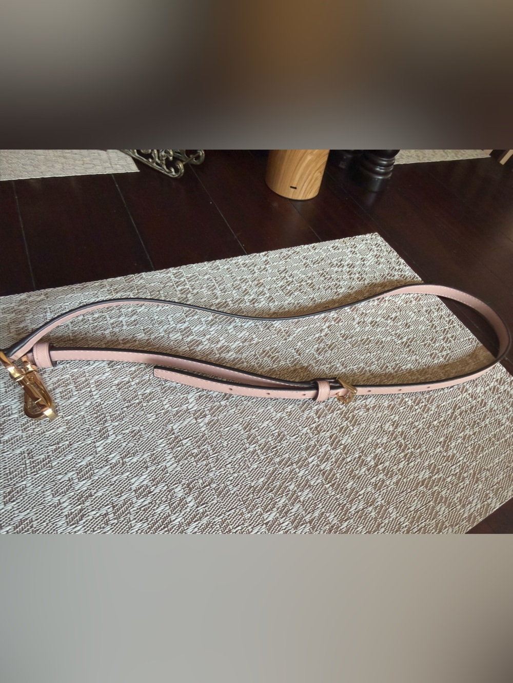 Michael Kors pink/gold saffiano leather crossbody strap - Picture 5 of 8